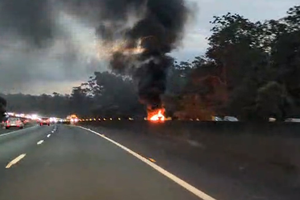 Bruce Highway Boat Fire At Black Mountain Sparks Grass Fire And Traffic Delays
